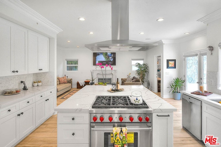 Photo 19 of 54 - 14826 Otsego St, Sherman Oaks, CA 91403