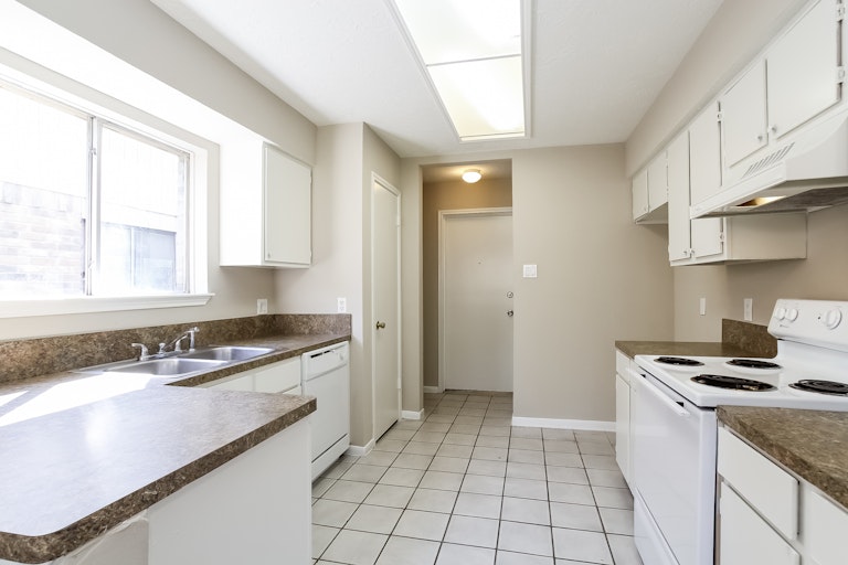Photo 3 of 25 - 3911 Adonis Dr, Spring, TX 77373