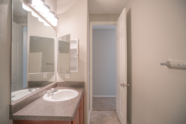 Photo 16 of 19 - 16166 N 170th Ln, Surprise, AZ 85388