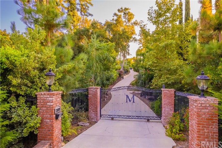 Photo 3 of 59 - 2899 N Monte Verde Dr, Covina, CA 91724