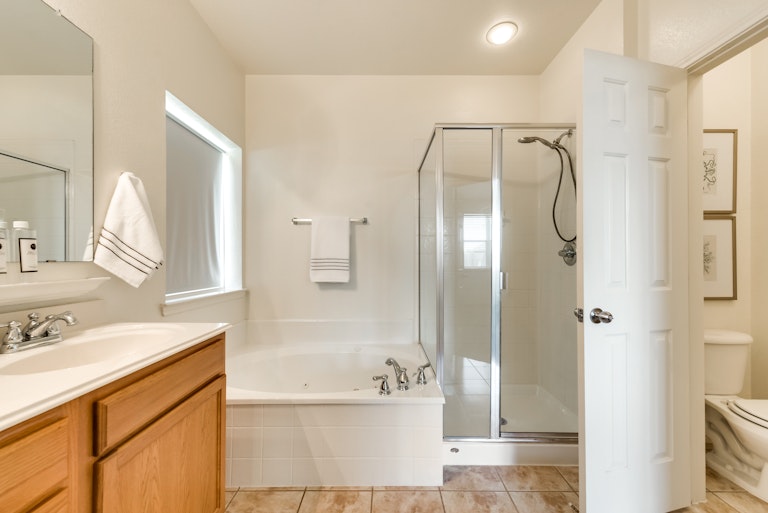 Photo 22 of 37 - 229 Willowlake Dr, Little Elm, TX 75068