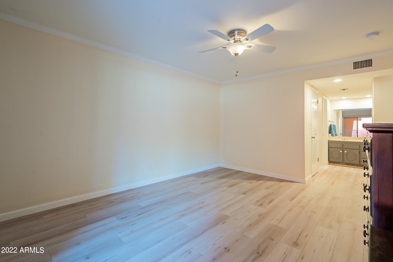 Photo 22 of 47 - 12212 N Paradise Village Pkwy S #111, Phoenix, AZ 85032