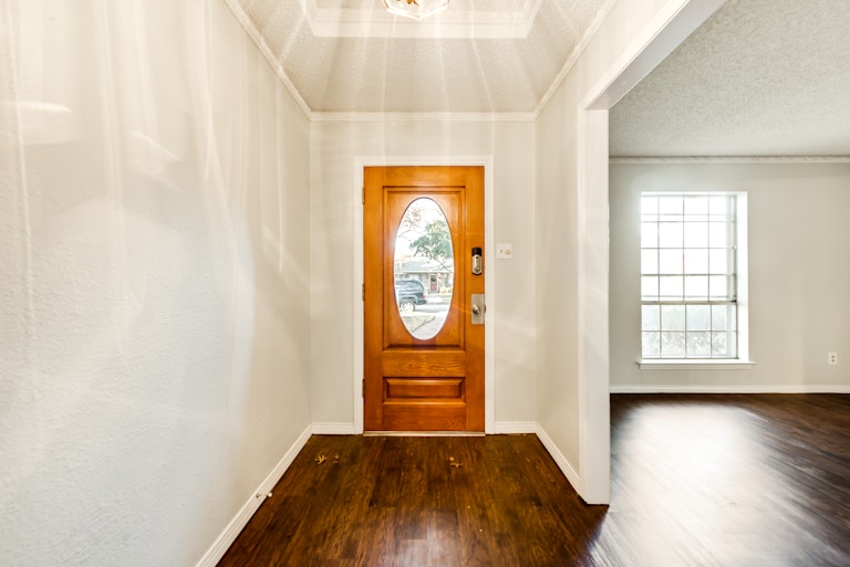 Photo 10 of 28 - 1208 Grinnell Dr, Richardson, TX 75081