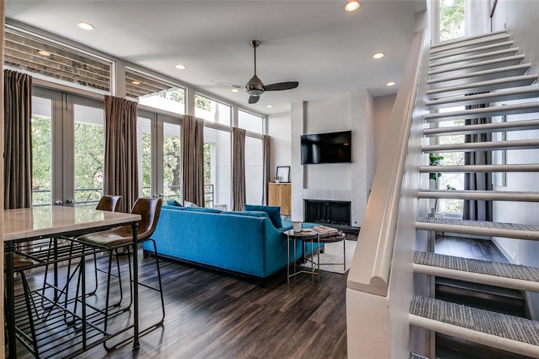 Photo 13 of 25 - 4439 Travis St #105E, Dallas, TX 75205