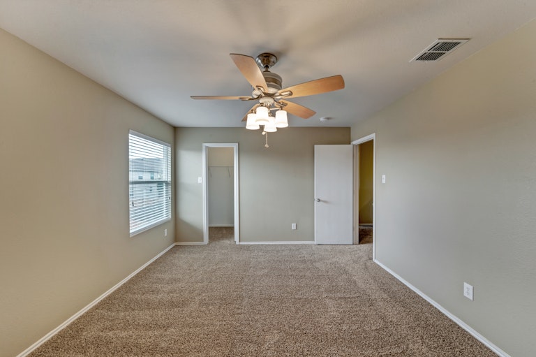 Photo 29 of 34 - 4516 Willow Rock Ln, Fort Worth, TX 76244