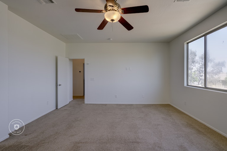 Photo 22 of 34 - 18016 W Paradise Ln, Surprise, AZ 85388