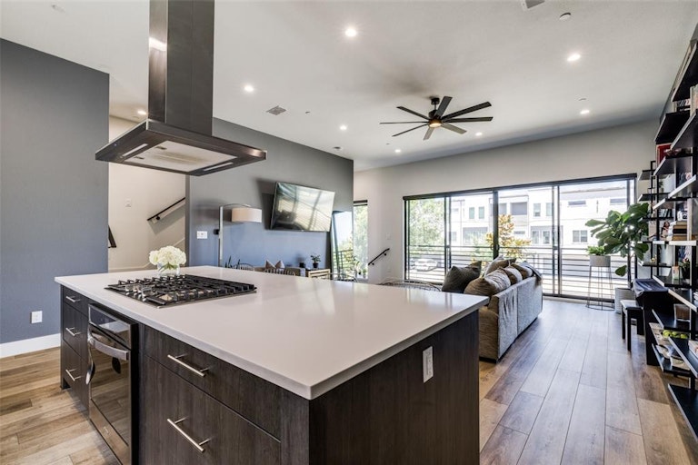 Photo 10 of 24 - 1865 Summit Ave #102, Dallas, TX 75206