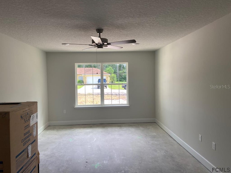 Photo 19 of 23 - 4 Kaydot Ct, Palm Coast, FL 32164