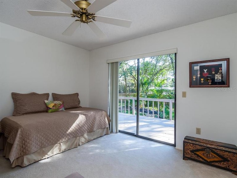Photo 13 of 25 - 6079 Ravenwood Dr, Sarasota, FL 34243