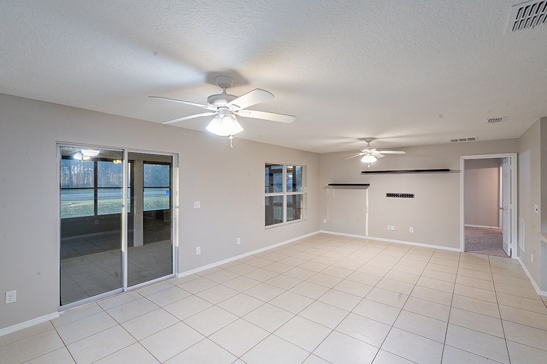 Photo 11 of 24 - 100 Mulberry Branch Ct, Daytona Beach, FL 32124