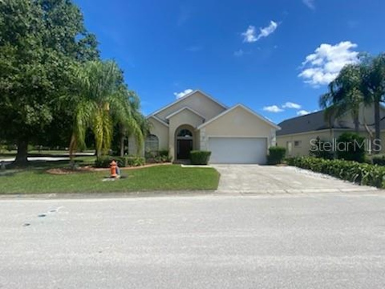 Photo 1 of 20 - 102 Hills Bay Dr, Davenport, FL 33896