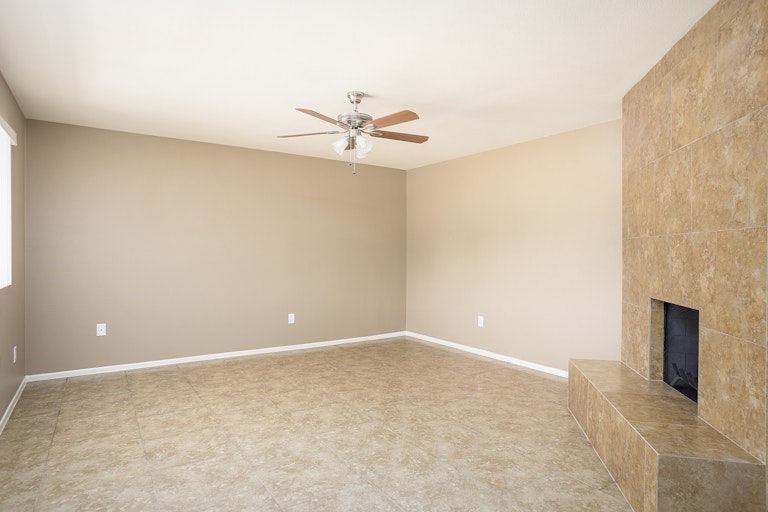 Photo 7 of 25 - 725 E Alameda Dr, Tempe, AZ 85282