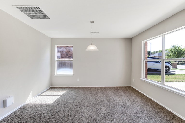 Photo 6 of 25 - 112 Matamoros St, Grand Prairie, TX 75051