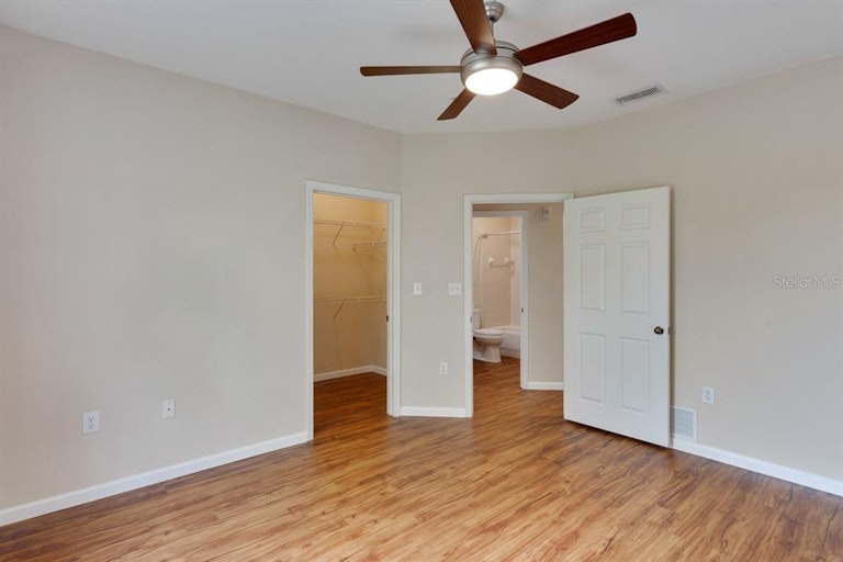 Photo 16 of 31 - 10201 Courtney Palms Blvd #303, Tampa, FL 33619