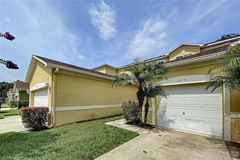 Photo 10 of 59 - 11013 Blaine Top Pl, Tampa, FL 33626