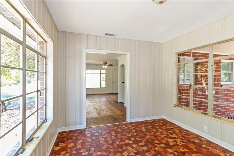 Photo 28 of 35 - 2601 Upton St S, Gulfport, FL 33711