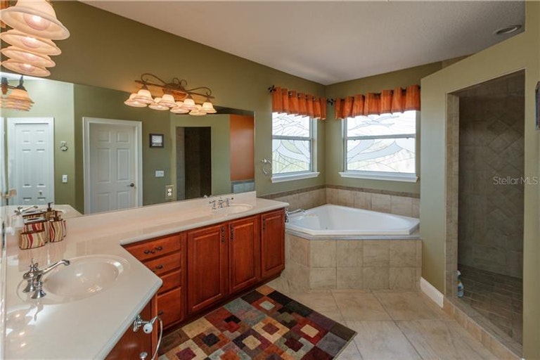 Photo 15 of 23 - 49 Braelock Dr, Ocoee, FL 34761