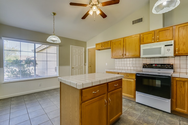 Photo 7 of 33 - 268 S Springs Dr, Chandler, AZ 85225