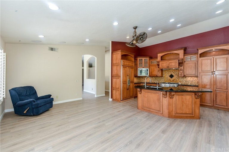 Photo 11 of 46 - 184 Cannon Rd, Riverside, CA 92506