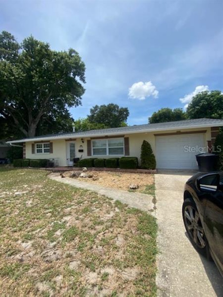 Photo 1 of 9 - 5501 7th St S, Saint Petersburg, FL 33705