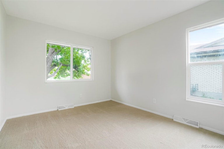 Photo 18 of 34 - 16929 E Amherst Dr, Aurora, CO 80013