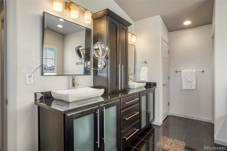 Photo 23 of 40 - 2252 S Loveland St, Denver, CO 80228