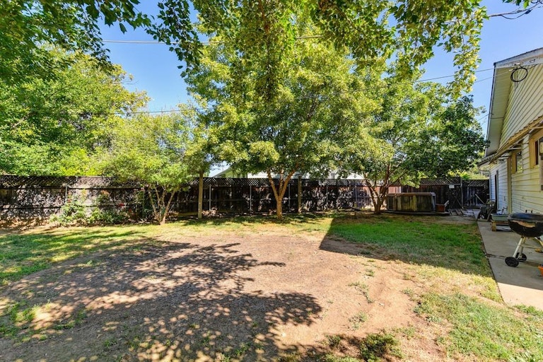 Photo 18 of 26 - 10664 Chardonay Dr, Rancho Cordova, CA 95670