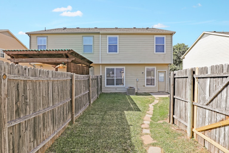 Photo 5 of 25 - 4128 Macy Ln, Fort Worth, TX 76244