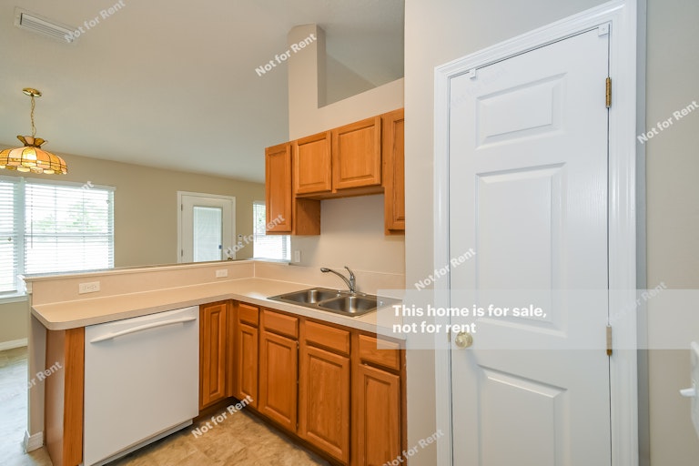 Photo 12 of 27 - 2844 Longleaf Ranch Cir, Middleburg, FL 32068