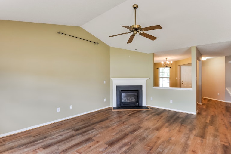 Photo 4 of 25 - 2004 Olive Tree Ln, Clayton, NC 27520