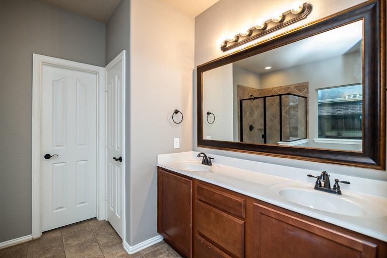 Photo 19 of 36 - 9113 Windsor Dr, Little Elm, TX 75068