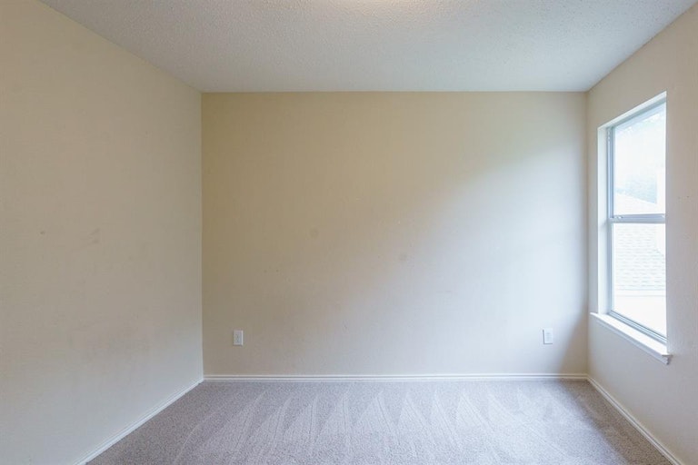 Photo 16 of 19 - 2553 Big Spring Dr, Fort Worth, TX 76120