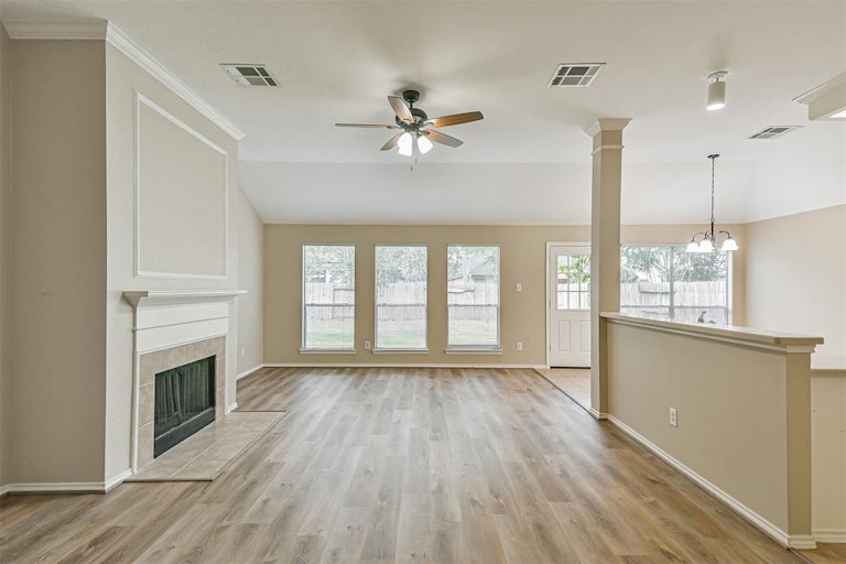 Photo 9 of 21 - 3715 Parkshire Dr, Pearland, TX 77584