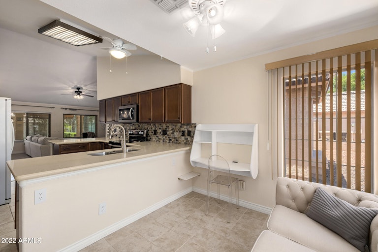 Photo 15 of 37 - 11542 N 76th Dr, Peoria, AZ 85345