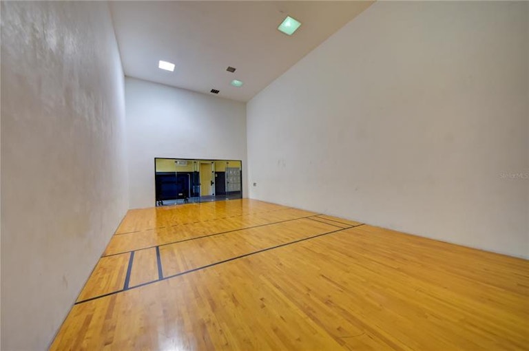 Photo 26 of 35 - 10103 Courtney Palms Blvd #202, Tampa, FL 33619