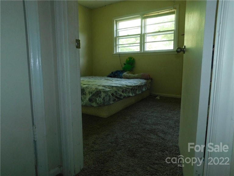 Photo 13 of 20 - 5731 Lawnmeadow Dr, Charlotte, NC 28216