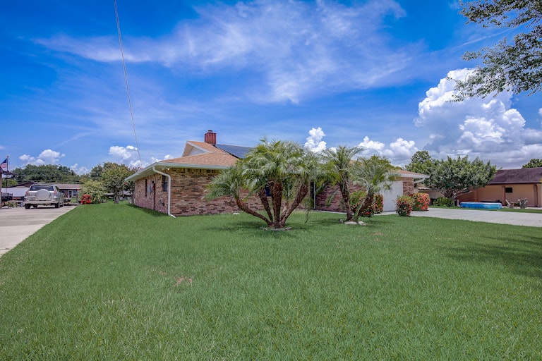 Photo 9 of 32 - 2401 Harris Blvd, Kissimmee, FL 34746