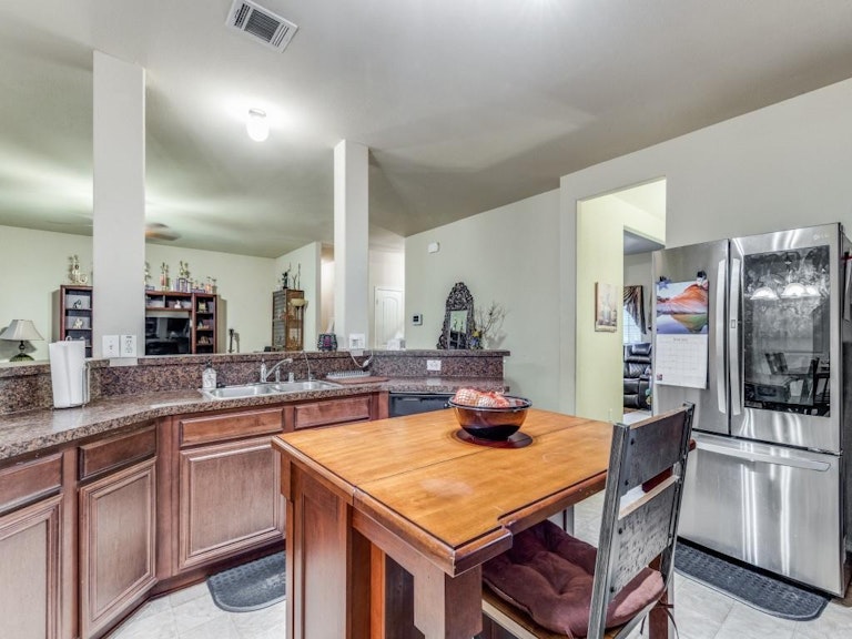 Photo 11 of 25 - 1862 Mason Way, Lancaster, TX 75134