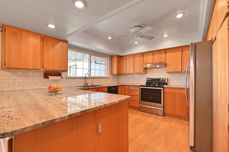 Photo 17 of 70 - 459 Wilder Ave, Yuba City, CA 95993