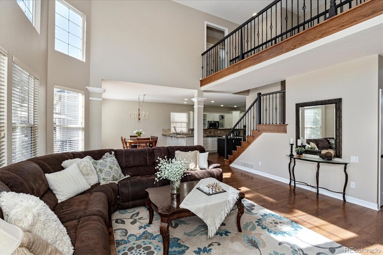 Photo 11 of 38 - 549 Shoreham Cir, Castle Pines, CO 80108