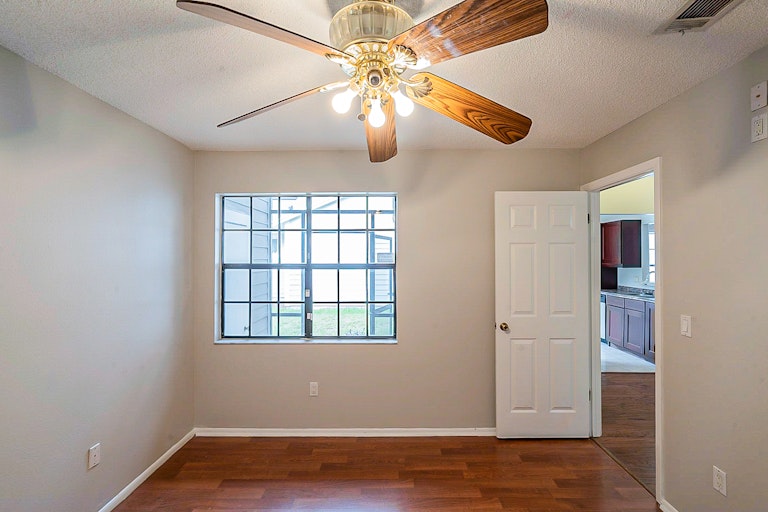 Photo 25 of 29 - 3009 Weymouth Ct, Apopka, FL 32703