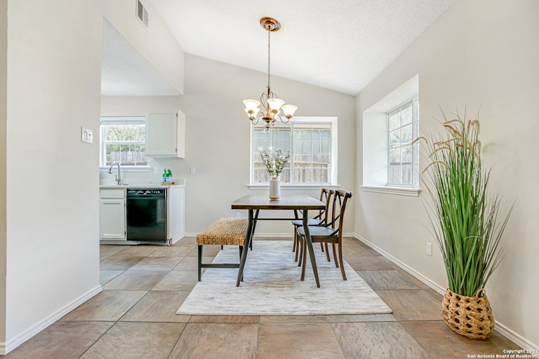 Photo 14 of 35 - 7418 Windbridge, San Antonio, TX 78250
