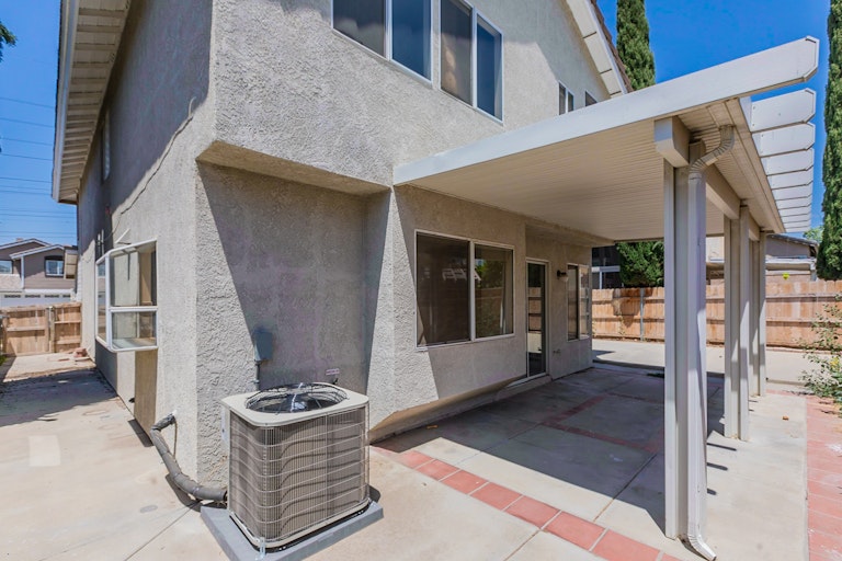Photo 24 of 24 - 15641 Coventry Ln, Fontana, CA 92337