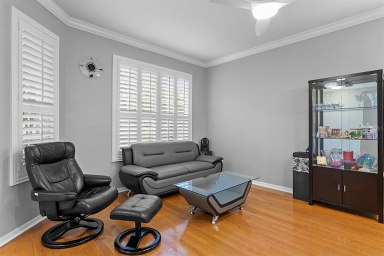 Photo 2 of 44 - 9313 Hunters Park Way, Tampa, FL 33647