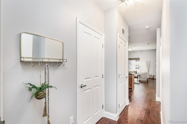 Photo 3 of 27 - 1950 N Logan St #714, Denver, CO 80203