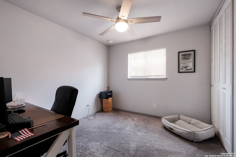 Photo 16 of 22 - 7434 Fieldgate Dr, San Antonio, TX 78227