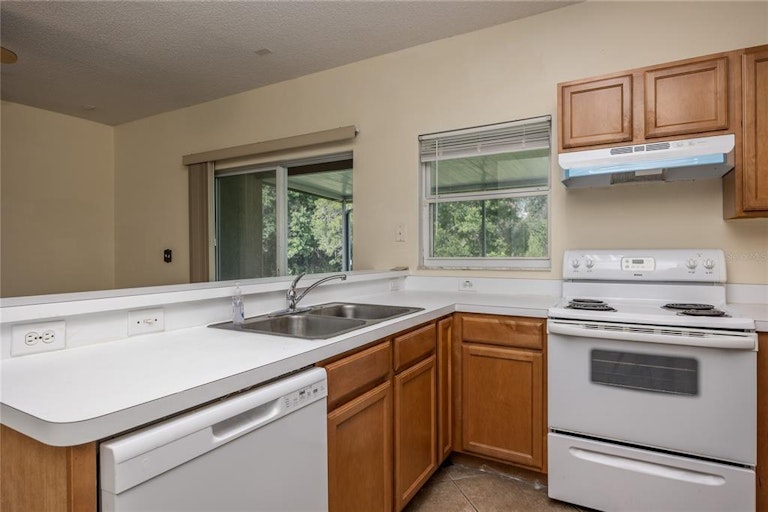 Photo 15 of 30 - 1434 Sedgwick Dr, Wesley Chapel, FL 33543