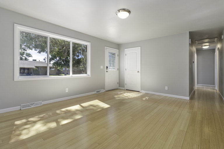 Photo 5 of 18 - 1335 S Yukon St, Lakewood, CO 80232