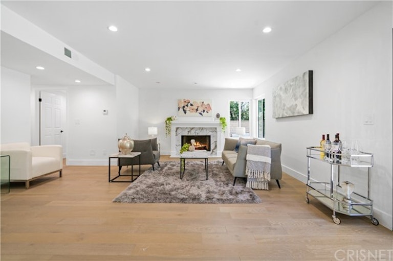 Photo 26 of 43 - 11905 Andasol Ave, Granada Hills, CA 91344