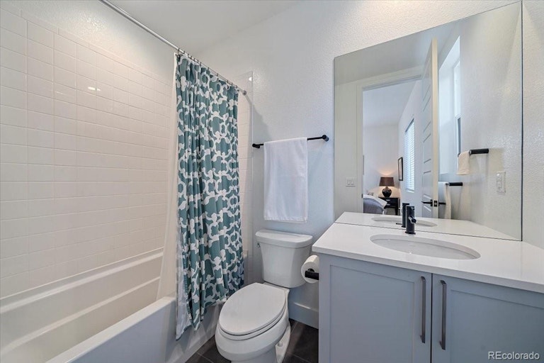Photo 31 of 40 - 5830 Geneva St, Denver, CO 80238